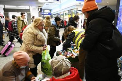Raport z oblężonego dworca: dzień 15. Fot. Marek Lasyk - zdjęcie 18