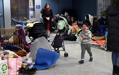 Raport z oblężonego dworca: dzień 15. Fot. Marek Lasyk - zdjęcie 5