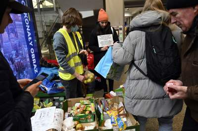 Raport z oblężonego dworca: dzień 15. Fot. Marek Lasyk - zdjęcie 10