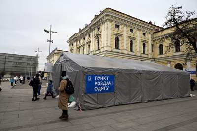 Raport z oblężonego dworca: dzień 15. Fot. Marek Lasyk - zdjęcie 24