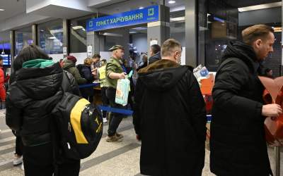 Raport z oblężonego dworca: dzień 15. Fot. Marek Lasyk - zdjęcie 12