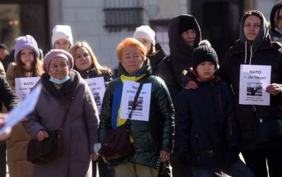 Ukraińscy uchodźcy protestują na Rynku Głównym. Jeden postulat - zdjęcie 22