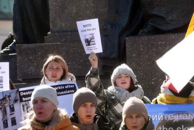 Ukraińscy uchodźcy protestują na Rynku Głównym. Jeden postulat - zdjęcie 19