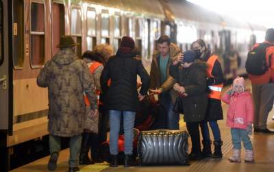 Czekając na pociąg do lepszego świata. 17. dzień na dworcu - zdjęcie 16