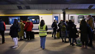 Czekając na pociąg do lepszego świata. 17. dzień na dworcu - zdjęcie 3