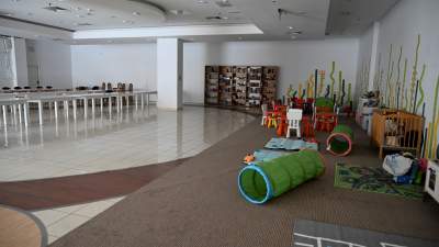 Zamieszka tu kilkuset uchodźców z Ukrainy. Sale pomalowali studenci ASP - zdjęcie 3