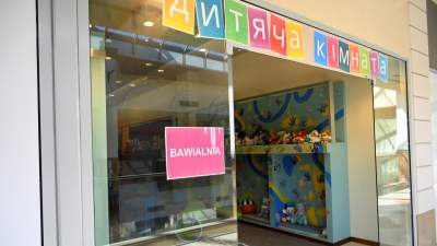 Zamieszka tu kilkuset uchodźców z Ukrainy. Sale pomalowali studenci ASP - zdjęcie 13