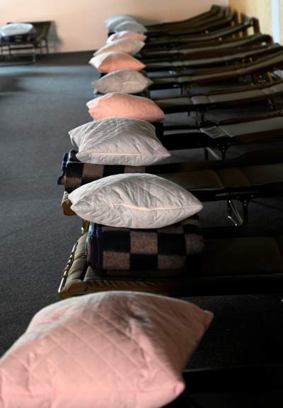 Zamieszka tu kilkuset uchodźców z Ukrainy. Sale pomalowali studenci ASP - zdjęcie 6