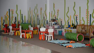 Zamieszka tu kilkuset uchodźców z Ukrainy. Sale pomalowali studenci ASP - zdjęcie 2