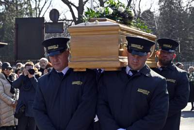 Kraków pożegnał Zofię Gołubiew, spoczęła w Alei Zasłużonych - zdjęcie 1