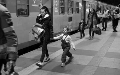 Dzieci z dworca Kraków Główny. Miasto przyjęło kilkadziesiąt tysięcy małych uchodźców - zdjęcie 6