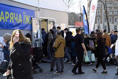 Z dworca na plac przed dworcem. 28 dzień wojny i tułaczki - zdjęcie 13