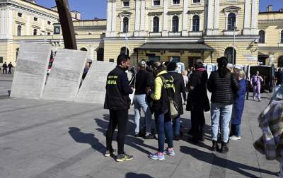Z dworca na plac przed dworcem. 28 dzień wojny i tułaczki - zdjęcie 16