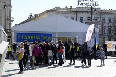 Z dworca na plac przed dworcem. 28 dzień wojny i tułaczki - zdjęcie 19