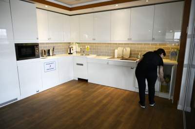 Schronienie dla uchodźców w dawnym Tesco. Bardzo starannie przygotowane - zdjęcie 6