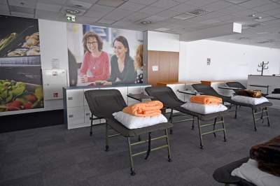 Schronienie dla uchodźców w dawnym Tesco. Bardzo starannie przygotowane - zdjęcie 11