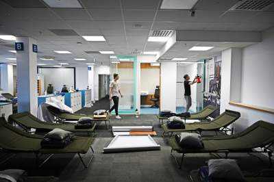 Schronienie dla uchodźców w dawnym Tesco. Bardzo starannie przygotowane - zdjęcie 19