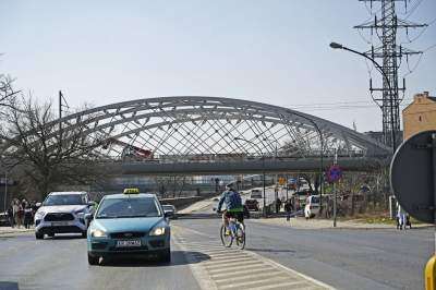 Drugi, nowy most kolejowy nad Wisłą prawie gotowy - zdjęcie 2