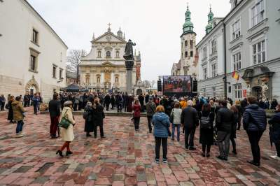 Przez centrum Krakowa przeszedł kondukt z prochami Krzysztofa Pendereckiego - zdjęcie 34