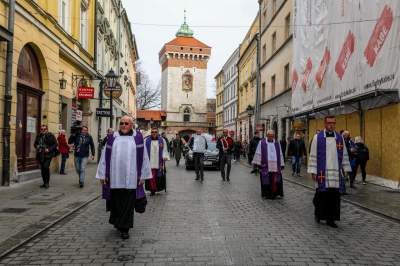 Przez centrum Krakowa przeszedł kondukt z prochami Krzysztofa Pendereckiego - zdjęcie 12