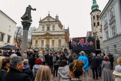 Przez centrum Krakowa przeszedł kondukt z prochami Krzysztofa Pendereckiego - zdjęcie 33