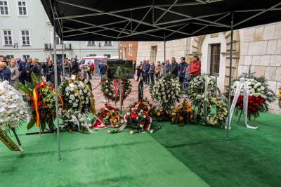 Przez centrum Krakowa przeszedł kondukt z prochami Krzysztofa Pendereckiego - zdjęcie 31