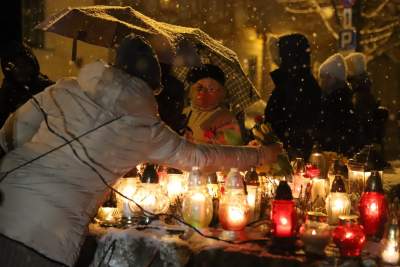 Przyszli uczcić pamięć zmarłego 17 lat temu Jana Pawła II - zdjęcie 5