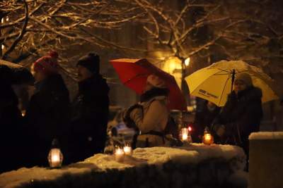 Przyszli uczcić pamięć zmarłego 17 lat temu Jana Pawła II - zdjęcie 9