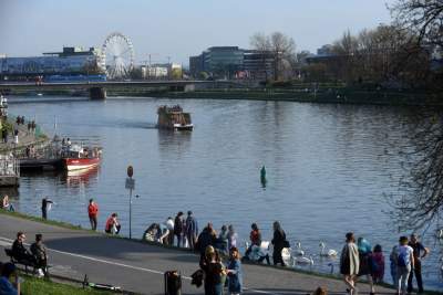 Wiosna i plażowanie na bulwarach, tak było jeszcze w czwartek... - zdjęcie 14