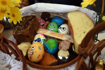 Święcenie pokarmów na Rynku Głównym. Tym razem nie przy kościele Mariackim - zdjęcie 20