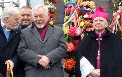Święcenie pokarmów na Rynku Głównym. Tym razem nie przy kościele Mariackim - zdjęcie 7