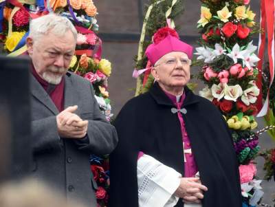 Święcenie pokarmów na Rynku Głównym. Tym razem nie przy kościele Mariackim - zdjęcie 12