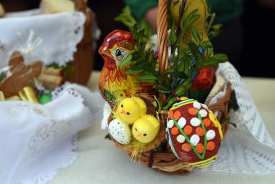 Święcenie pokarmów na Rynku Głównym. Tym razem nie przy kościele Mariackim - zdjęcie 6