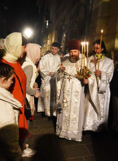 Prawosławna Wielkanoc w Krakowie, kilkugodzinna nocna liturgia - zdjęcie 31