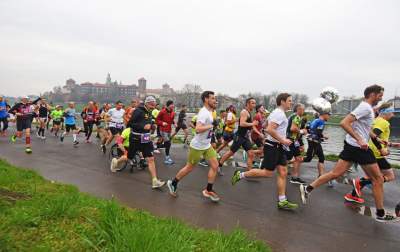 Znów była najlepsza. Wielkie bieganie wróciło na ulice Krakowa - zdjęcie 24
