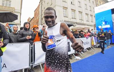 Znów była najlepsza. Wielkie bieganie wróciło na ulice Krakowa - zdjęcie 30