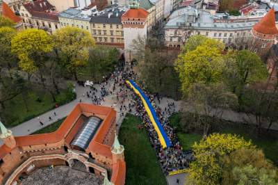 Marsz solidarności z walczącą Ukrainą. Dwa miesiące temu Rosja rozpoczęła inwazję - zdjęcie 17