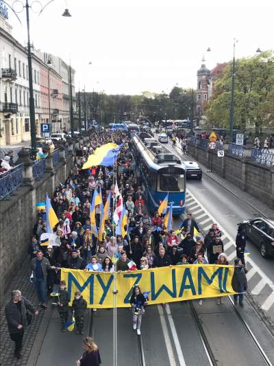 Marsz solidarności z walczącą Ukrainą. Dwa miesiące temu Rosja rozpoczęła inwazję - zdjęcie 20