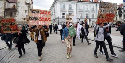 Defilada klas mundurowych "na cześć kuratorki Barbary Nowak" - zdjęcie 22