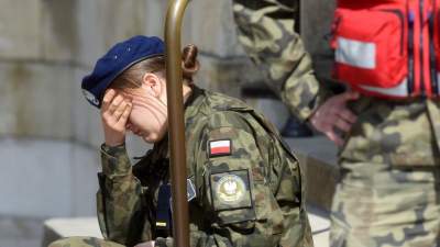 Defilada klas mundurowych "na cześć kuratorki Barbary Nowak" - zdjęcie 2