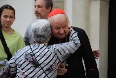 Imieniny kardynała Dziwisza. Wierni składają życzenia - zdjęcie 1