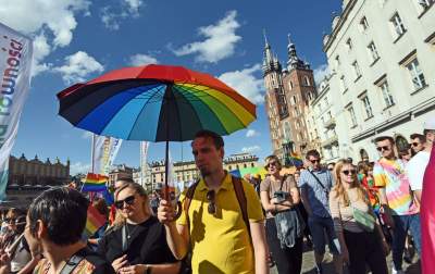 Radosny Marsz Równości w Krakowie: tu jest normalna Polska - zdjęcie 35