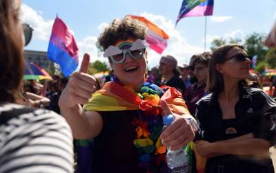 Radosny Marsz Równości w Krakowie: tu jest normalna Polska - zdjęcie 16