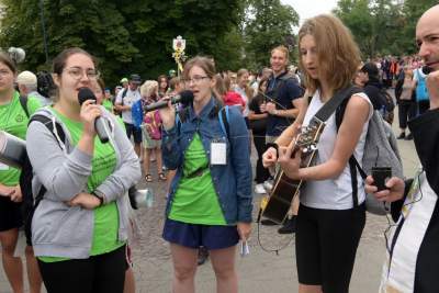Tak abp Jędraszewski żegnał pielgrzymów. Entuzjazm kilku tysięcy osób - zdjęcie 5