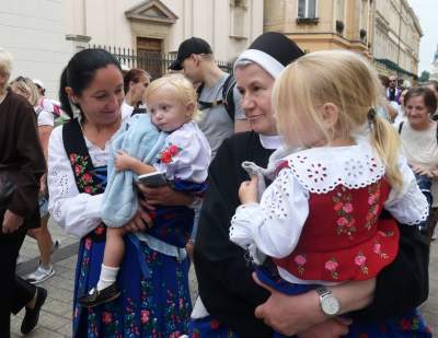Tak abp Jędraszewski żegnał pielgrzymów. Entuzjazm kilku tysięcy osób - zdjęcie 16