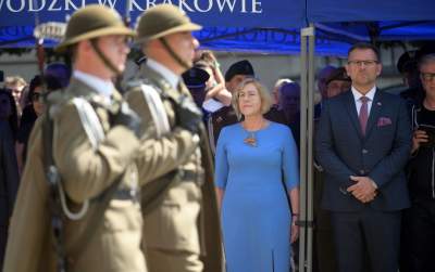 Tak Kraków świętował dzień Wojska Polskiego. Msza, złożenie kwiatów... - zdjęcie 14