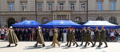 Tak Kraków świętował dzień Wojska Polskiego. Msza, złożenie kwiatów... - zdjęcie 13