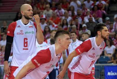 Jest mecz, jest impreza. Tutaj kibice zawsze dobrze się bawią... - zdjęcie 12