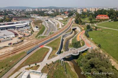 Zielono - rekreacyjne oblicze Trasy Łagiewnickiej. Tak wykorzystano teren nad tunelami - zdjęcie 16