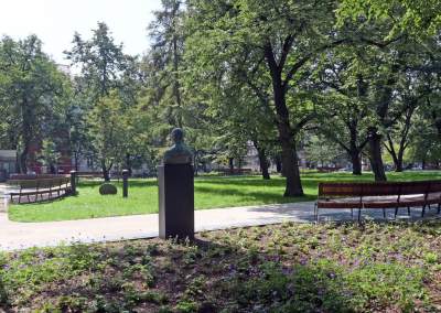 Gościu, siądź na tej ławce, a odpocznij sobie. Plac Axentowicza po remoncie - zdjęcie 24